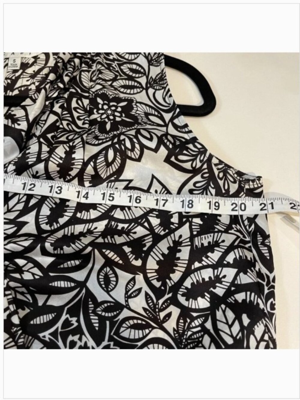 100% Silk CAbi #114 Sleeveless Tie Ascot Blouse Size Small Career Office EUC - Picture 10 of 13
